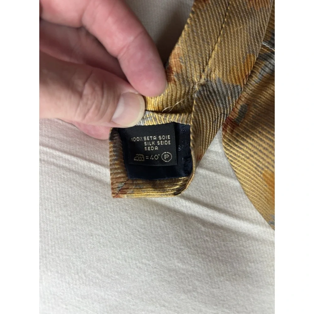 Ermenegildo Zegna Gold Floral Paisley Silk Luxury Executive Tie Made in Italy